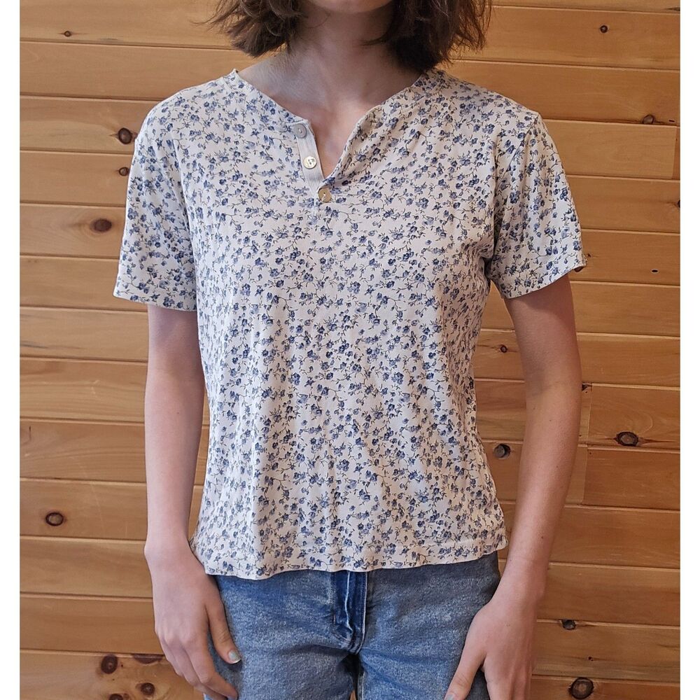 Vintage 1990s Cherokee Dainty Feminine Blue Floral Button Collar Blouse Top